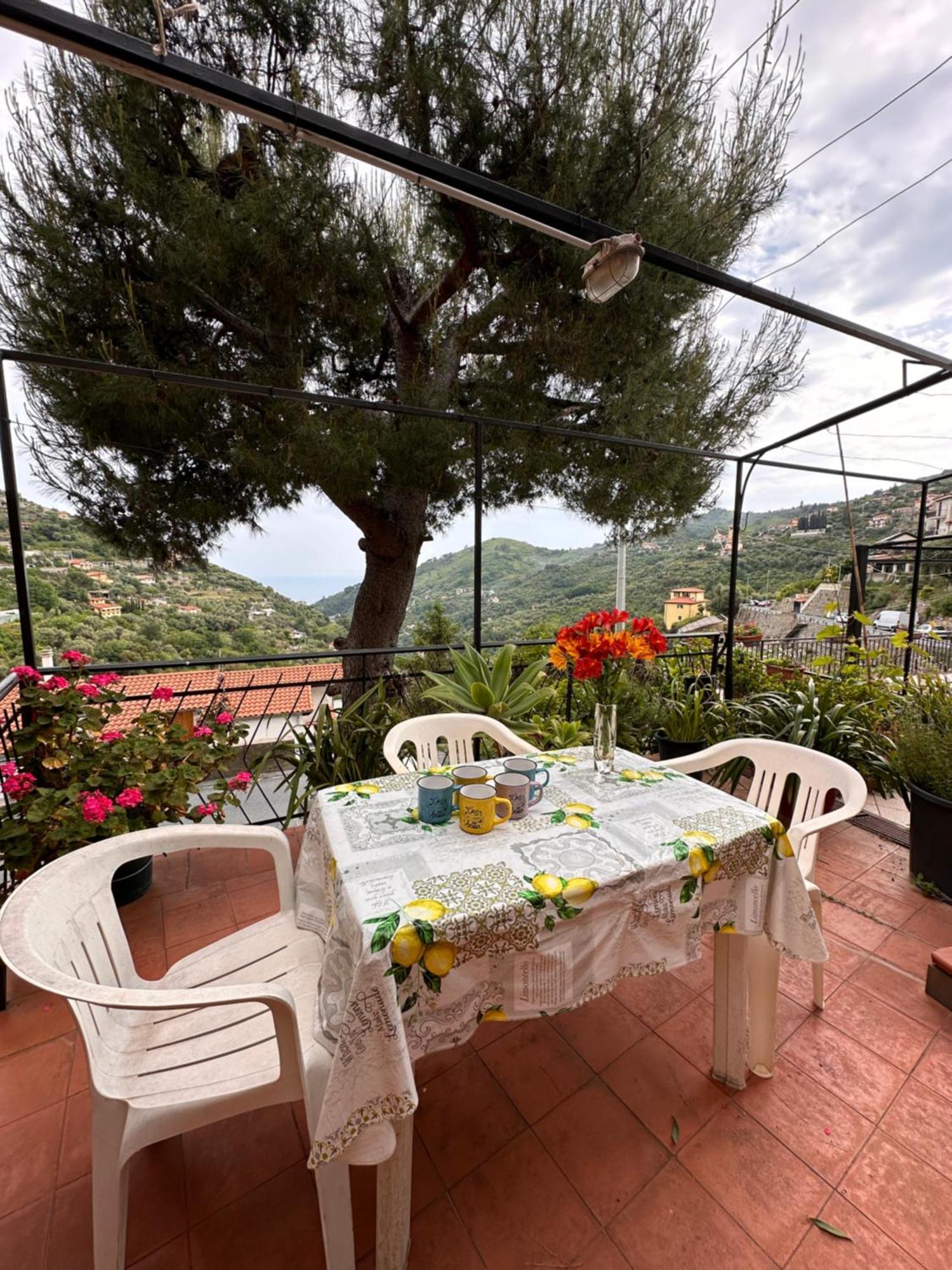 Sanremo Mare E Relax - Affittasi "Casa Illiade" Con Parcheggio Libero, Terrazza E Wi-Fi Διαμέρισμα Εξωτερικό φωτογραφία